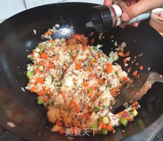 鱿鱼须炒饭的做法步骤:9