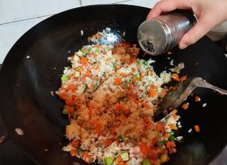 鱿鱼须炒饭的做法步骤:10