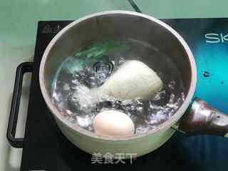 酸辣鸡丝汤面的做法步骤：2
