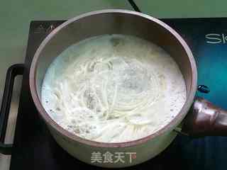 酸辣鸡丝汤面的做法步骤：4