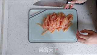 清爽开胃的鱼香肉丝的做法步骤:2