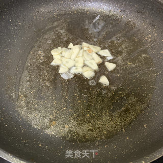 海鲜炒面的做法步骤：2