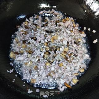 蒜苔玉米粒肉末炒饭的做法步骤：7