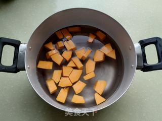 小米南瓜粥的做法步骤:2