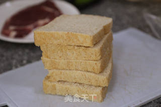 金枪鱼三明治健康减肥必备的做法步骤:2