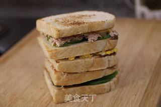 金枪鱼三明治健康减肥必备的做法步骤:11