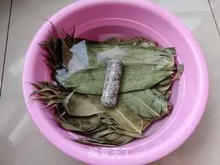 大黄米蜜枣粽子的做法步骤:3