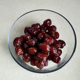 大黄米蜜枣粽子的做法步骤:4