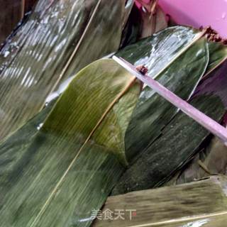 大黄米蜜枣粽子的做法步骤:5