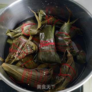 大黄米蜜枣粽子的做法步骤:11