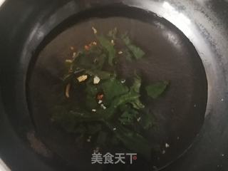 酸辣香菇白菜猪肉饺的做法步骤：5