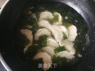 酸辣香菇白菜猪肉饺的做法步骤：7