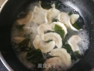 酸辣香菇白菜猪肉饺的做法步骤：8