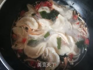 酸辣香菇白菜猪肉饺的做法步骤：11