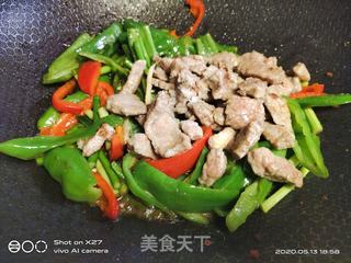 双椒炒牛肉的做法步骤：8