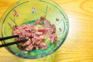 10个月以上辅食牛肉饼汉堡的做法步骤:2