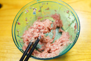 10个月以上辅食牛肉饼汉堡的做法步骤:4