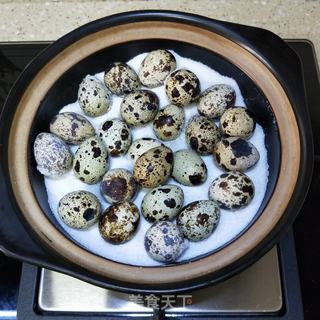 盐焗鹌鹑蛋的做法步骤:6