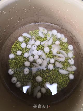 绿豆百合莲子羹的做法步骤:4