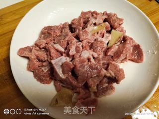 家常牛肉的做法步骤：1