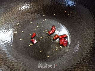 紫苏牛蛙豆皮的做法步骤:5