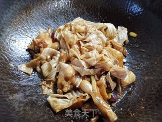 紫苏牛蛙豆皮的做法步骤:7