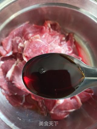 葱爆羊肉的做法步骤:2