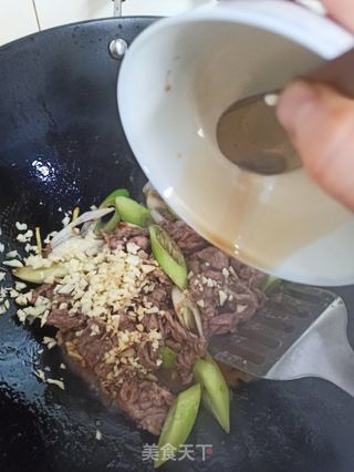 葱爆羊肉的做法步骤:11