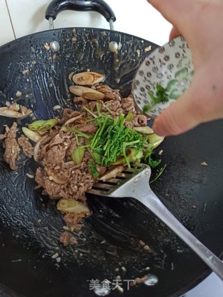 葱爆羊肉的做法步骤:12