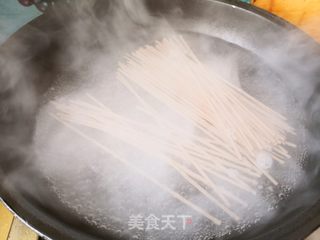 荞麦面条的做法步骤：1