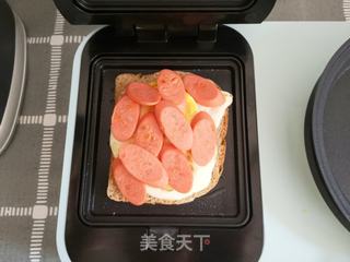 火腿奶酪三明治的做法步骤:3