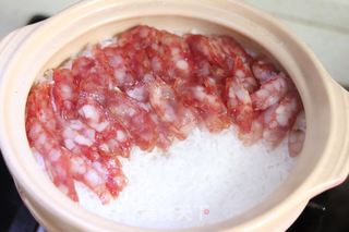 腊肠煲仔饭的做法步骤:7