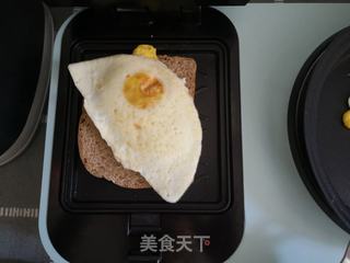 黄瓜火腿奶酪三明治的做法步骤:4