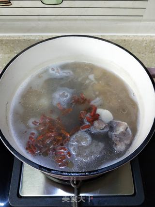 山药莲子花生猪骨汤的做法步骤：9