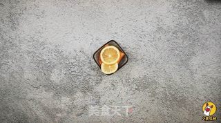 三文鱼黄金疙瘩汤的做法步骤：2
