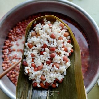 红豆蜜枣豆沙粽的做法步骤:6