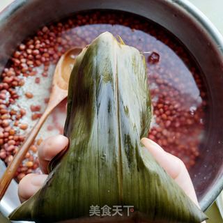 红豆蜜枣豆沙粽的做法步骤:7