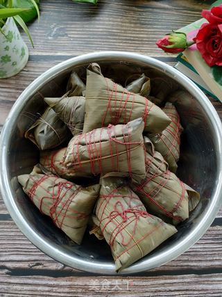 红豆蜜枣豆沙粽的做法步骤:8
