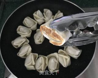 冰花虾仁大馄饨的做法步骤:5