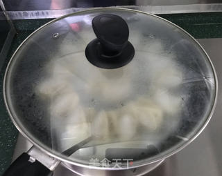 冰花虾仁大馄饨的做法步骤:7