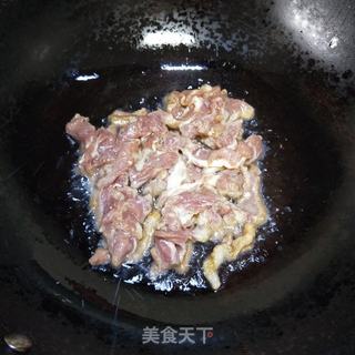 菜心炒河粉的做法步骤：3