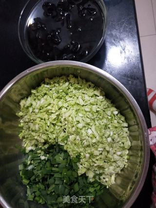 烫面蒸饺的做法步骤:2