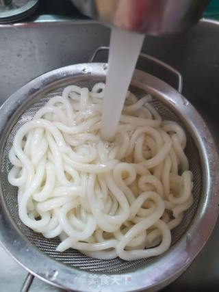 胡萝卜肉丝炒乌冬面的做法步骤:5
