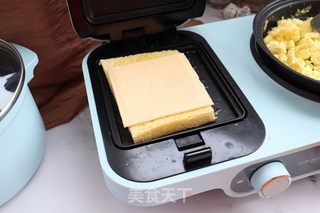 滑蛋芝士三明治的做法步骤:5