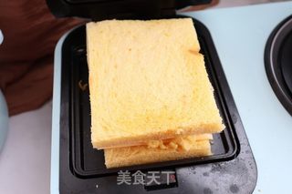 滑蛋芝士三明治的做法步骤:8