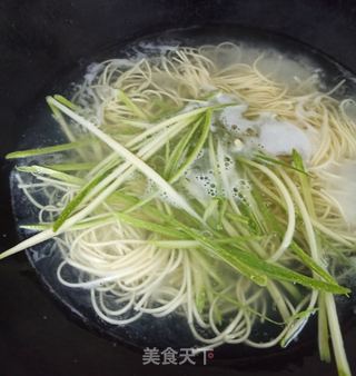 鸡蛋酱拌面的做法步骤:4