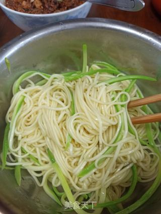 鸡蛋酱拌面的做法步骤:5