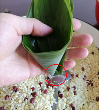 红豆碱粽的做法步骤:6