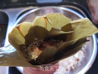 广式蛋黄肉粽的做法步骤:21