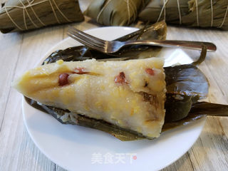 广式蛋黄肉粽的做法步骤:28